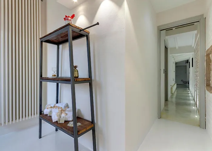 Victor Apartment By Mamo Florence