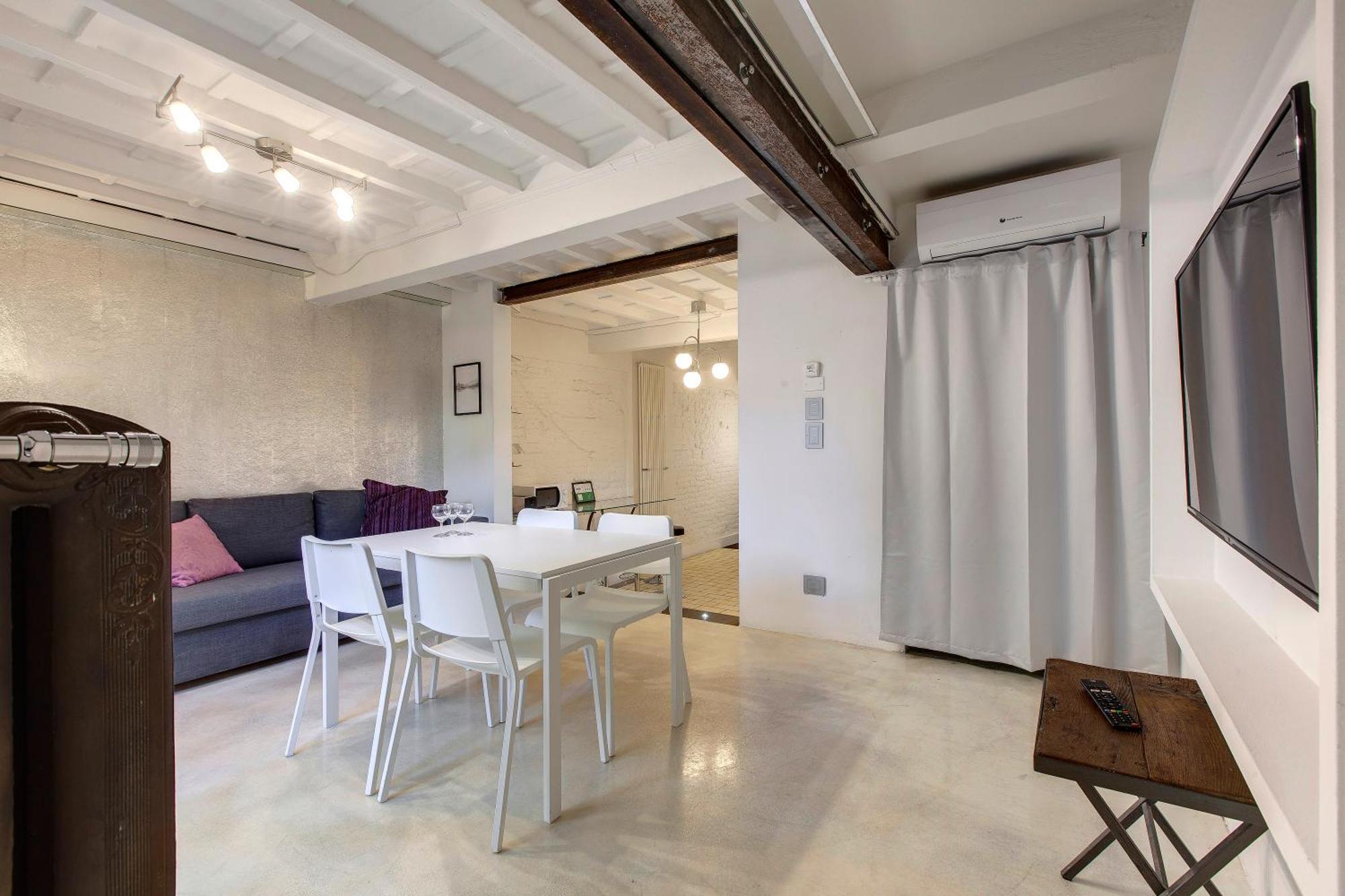 Apartment Victor By Mamo Florenz
